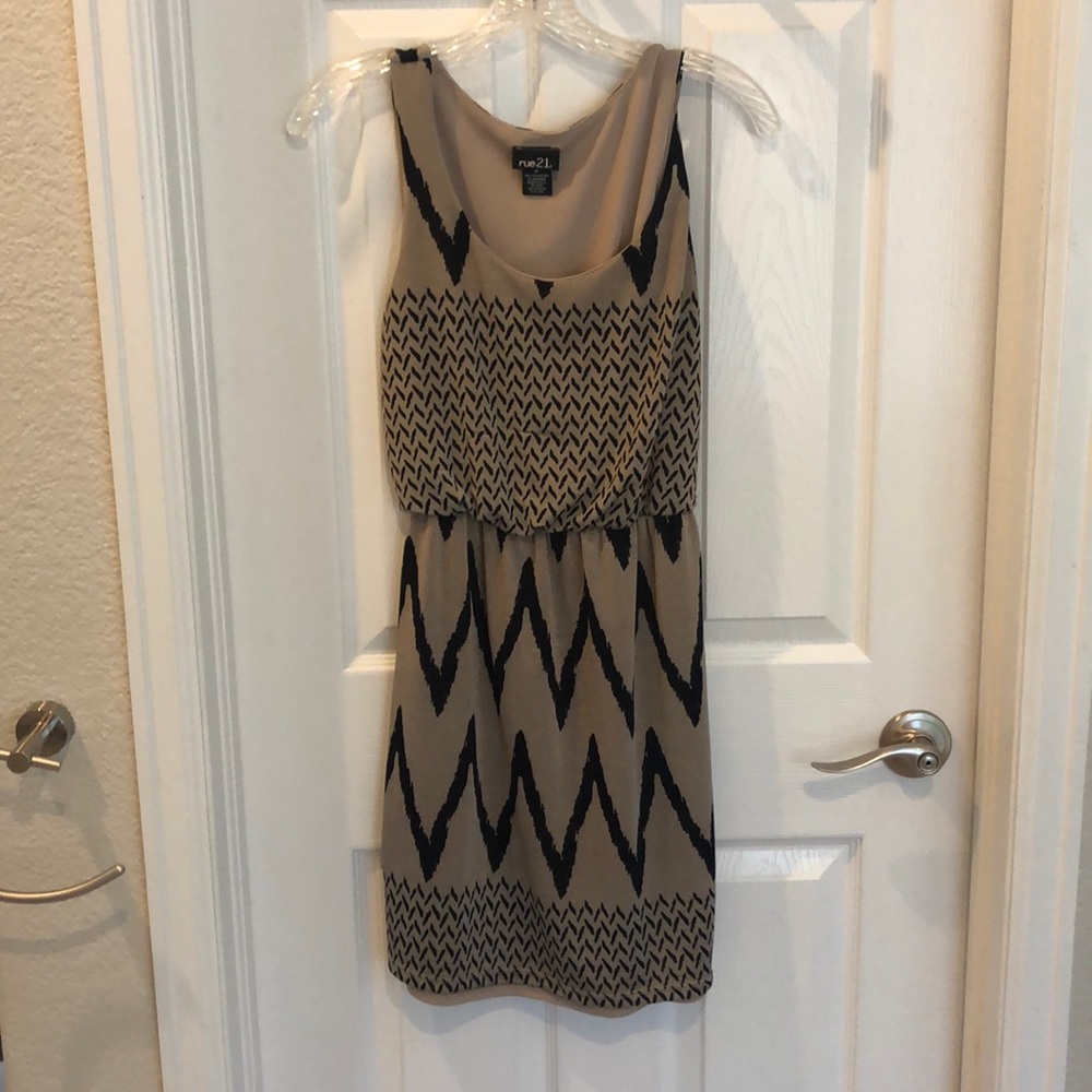 Tan/black patterned dress